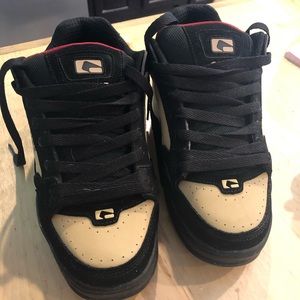 Men’s Globe Skate shoes size 11 NWOT